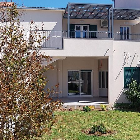 Beach Apartment Ana With Sea View, Balcony, Garden & Bbq, Murter - Dalmatia エクステリア 写真