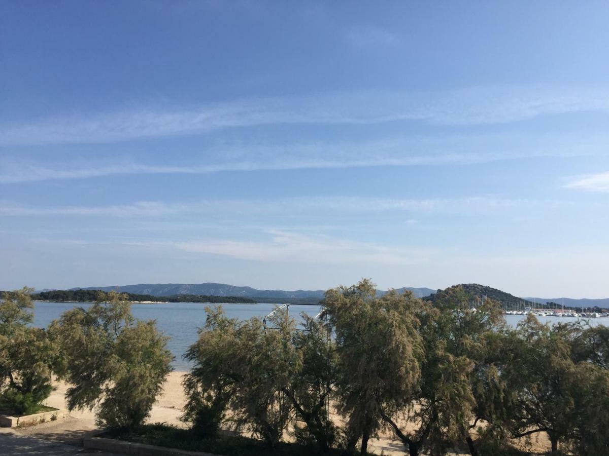 Beach Apartment Ana With Sea View, Balcony, Garden & Bbq, Murter - Dalmatia エクステリア 写真