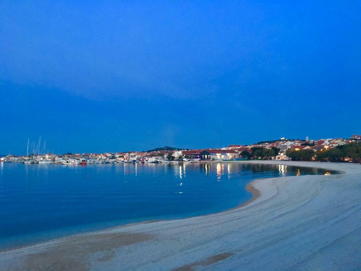 Beach Apartment Ana With Sea View, Balcony, Garden & Bbq, Murter - Dalmatia エクステリア 写真